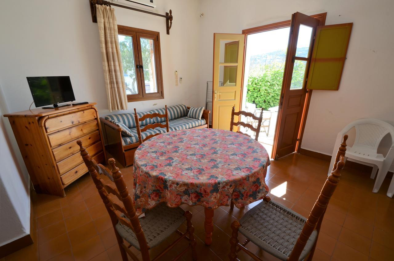 Madoupa Beach Apartments Ornos  Eksteriør billede